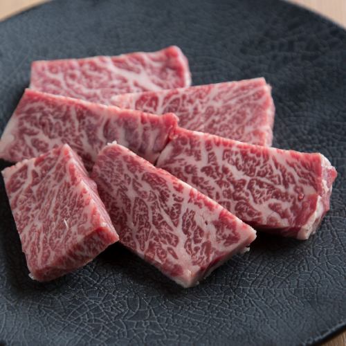 ≪部位ごとの最適な切り方で提供しております≫