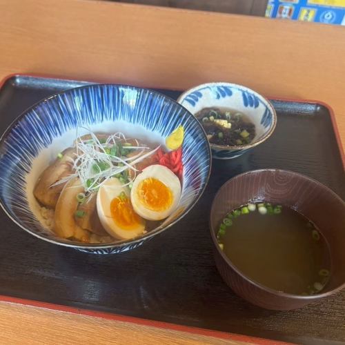 ラフテー丼定食