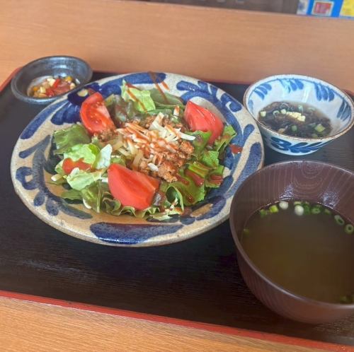 沖縄タコライス定食