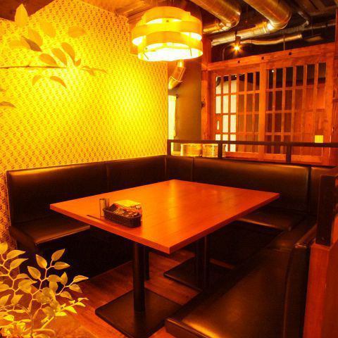 [5-minute walk from Shinjuku Station] We offer stylish seats with a calm atmosphere.