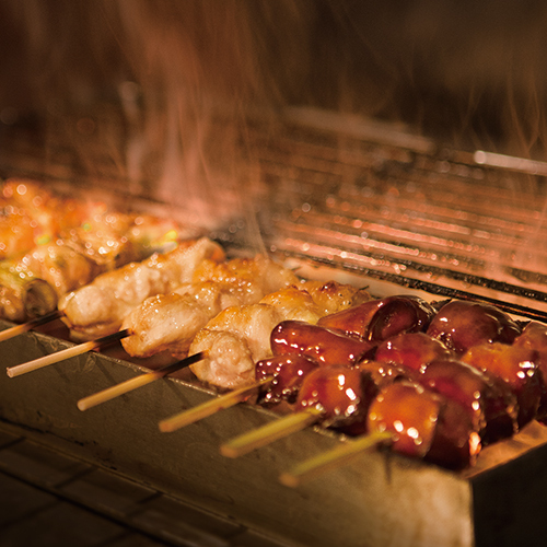 匠の技で焼き上げる大山どりの焼き鳥！飲み放題付コース各種ご用意しております！