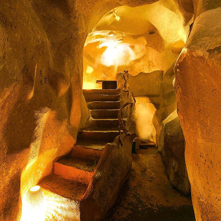 お席 個室ダイニング The Cave ザ ケイブ 新宿東口店