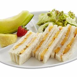 第二名：雪蟹芒果三明治