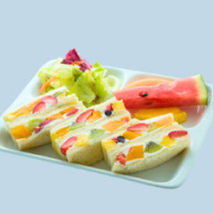 水果三明治（含一杯饮料）