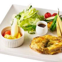 用嫩鸡肉做的鸡排