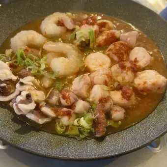 【份量十足】韩式海鲜火锅套餐（共9道菜），含120分钟畅饮！