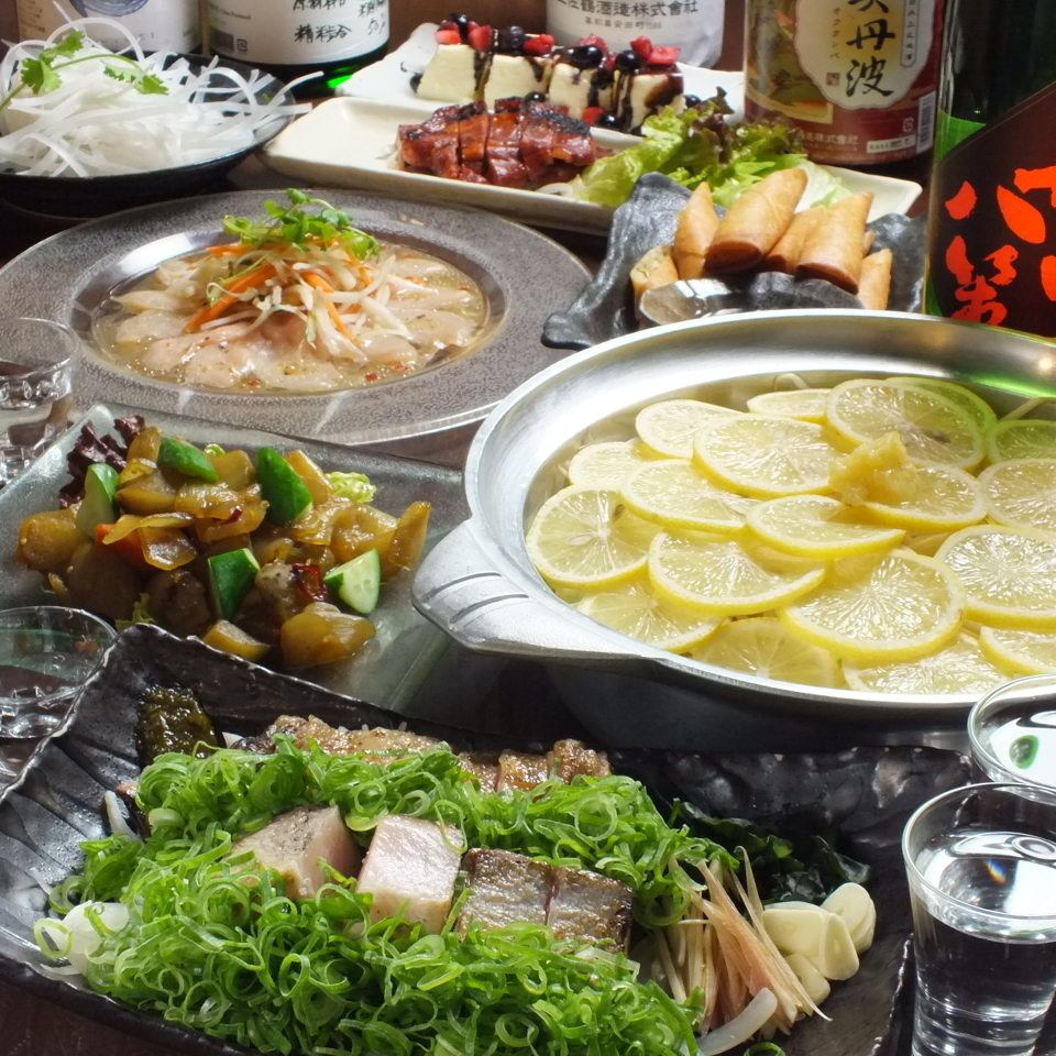 Very popular! Course with hot pot starts from 2500 yen.All-you-can-drink is also reasonable ♪