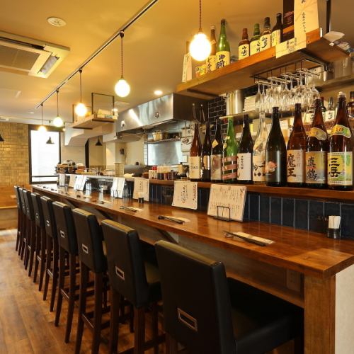 カウンターでサク飲みにも