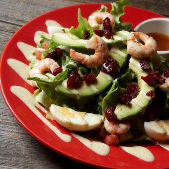 California Salad with Shrimp and Avocado