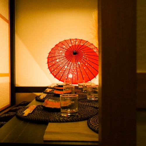 시간을 잊는 뭉치 사이의 시간.일본의 정취 넘치는 개인실 공간.