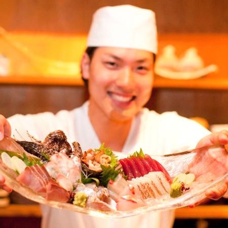 “時令鰹魚”高知縣回鰹魚和當地雞鋤烤，全7種～。2小時無限量暢飲3,000日元起。