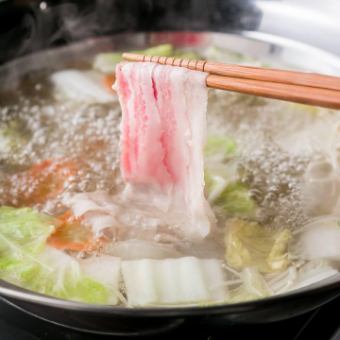 2小时无限畅饮|7道菜“虎之时套餐”，无限畅吃特制猪肉和鸡腿肉涮锅3,500日元