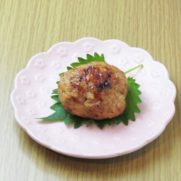 【あふれる旨味と自家製タレが絡み合う！】店主イチオシの超人気メニュー”ハンバーグのようなつくね”