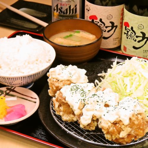 [Homemade tartar and sweet and sour sauce are the decisive factors] "Exquisite tartar fried chicken set meal" 950 yen (tax included) is very popular with regular customers♪