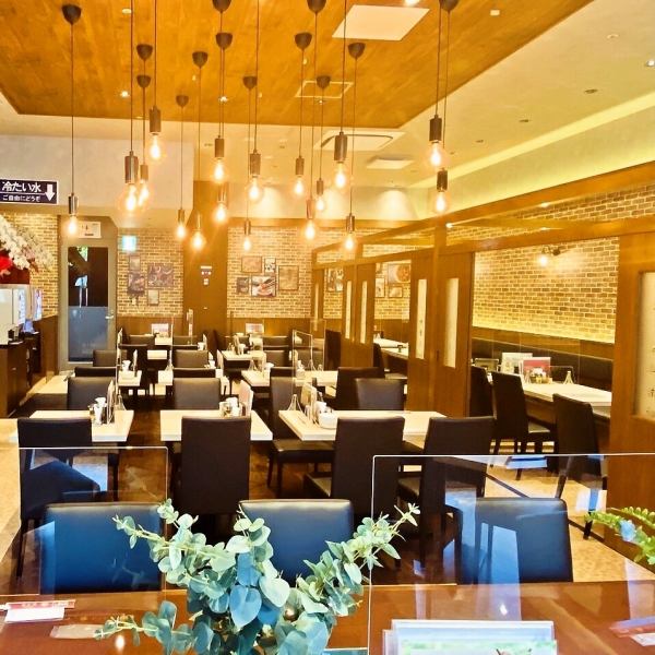 The spacious restaurant has a total of 80 tables and is recommended for family meals, small banquets, and business lunches.Of course, guests with small children are also welcome!