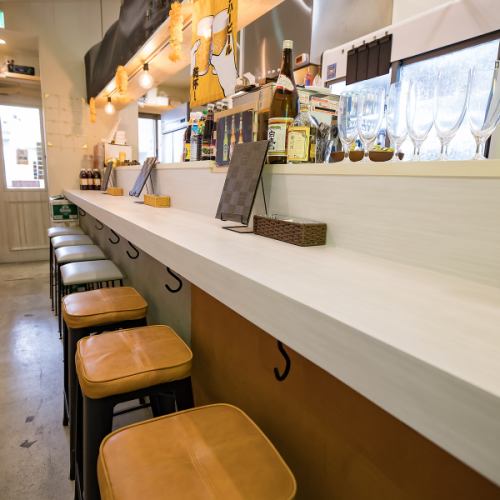 <p>様々なお席をご用意しているため、お一人様でのお気軽なご来店から、団体様での宴会利用など様々な場面でのご利用が可能です☆団体様でのご利用はご予約がお勧めです。お気軽に当店までご相談下さい。</p>