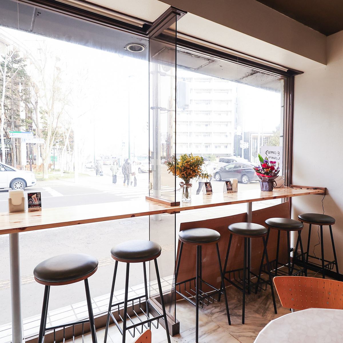 こだわり空間の店内でゆったりとした時間をお楽しみください!