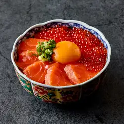 イクラとサーモンの親子