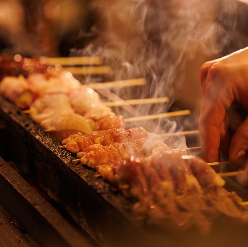 備長炭で焼き上げる串焼き