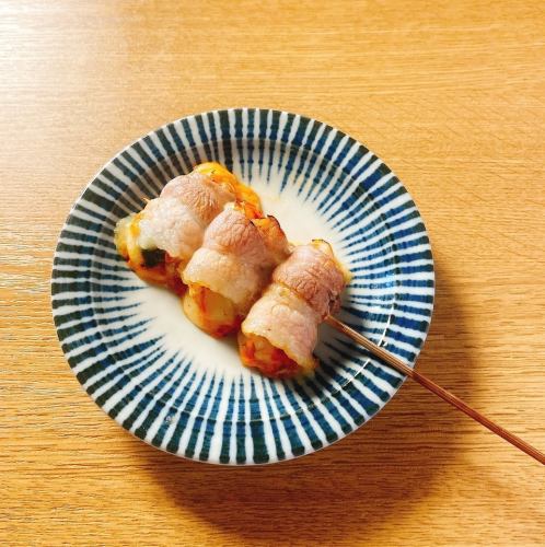 豚キムチーズ巻き串