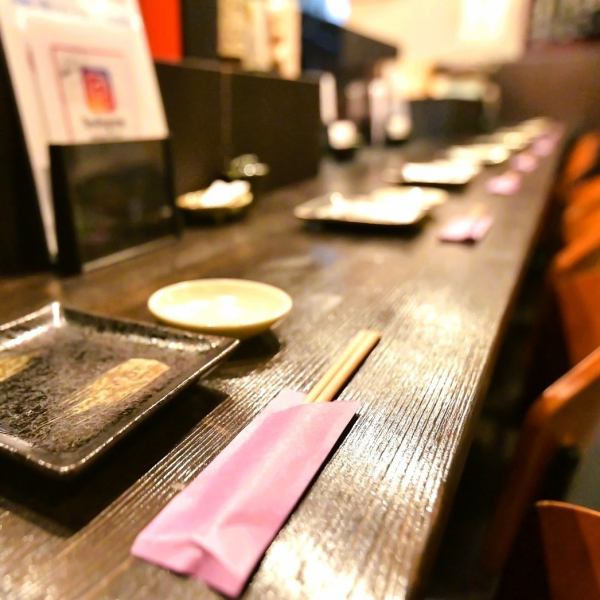 The counter seats, which are popular for solo travelers or dates, are special seats where you can watch the owner's handiwork right in front of you.