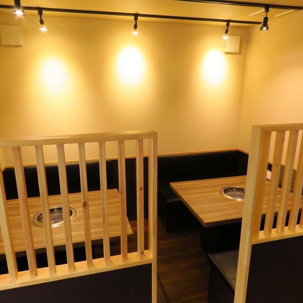 【フロアの貸切可能！】当店では、24名から最大32名までのフロア貸切が可能です。大人数での飲み会や宴会など、特別な集まりに最適なスペースをご用意しております。プライベート感あふれる空間で、ゆったりとお楽しみいただけます。ご予約は当店までお早めに！
