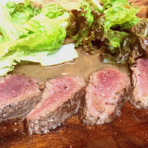 【アイヌ民族料理名物えぞ鹿！】えぞ鹿 モモステーキ1350円