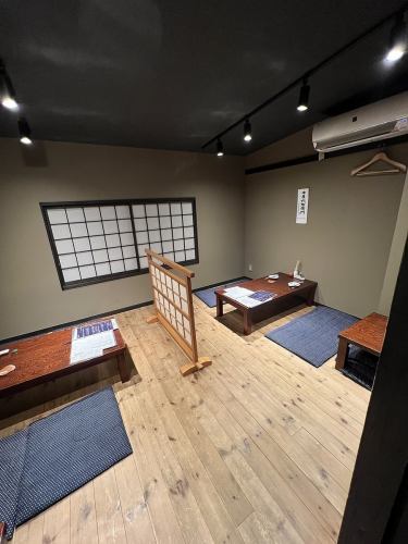 人数に応じた完全個室をご用意。ゆったりとした寛ぎの空間で伏見の日本酒、京鴨・海鮮料理をご堪能ください。忘年会、新年会、歓迎会、送別会など各種ご宴会に。