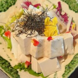 豆腐サラダ