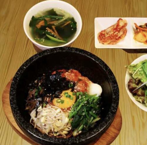 石板拌饭 / 自制凉面(玉米面) / 牛尾汤