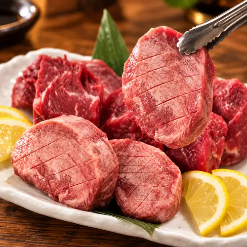 [Asakusa Specialty] A luxurious platter of specially selected thick-cut meat and other carefully chosen cuts: "Legendary Kaminarimon Platter"