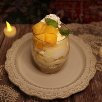 マンゴーパフェ
