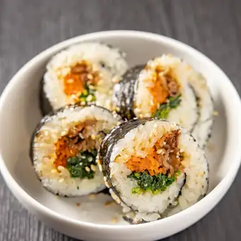 Beef and vegetable kimbap