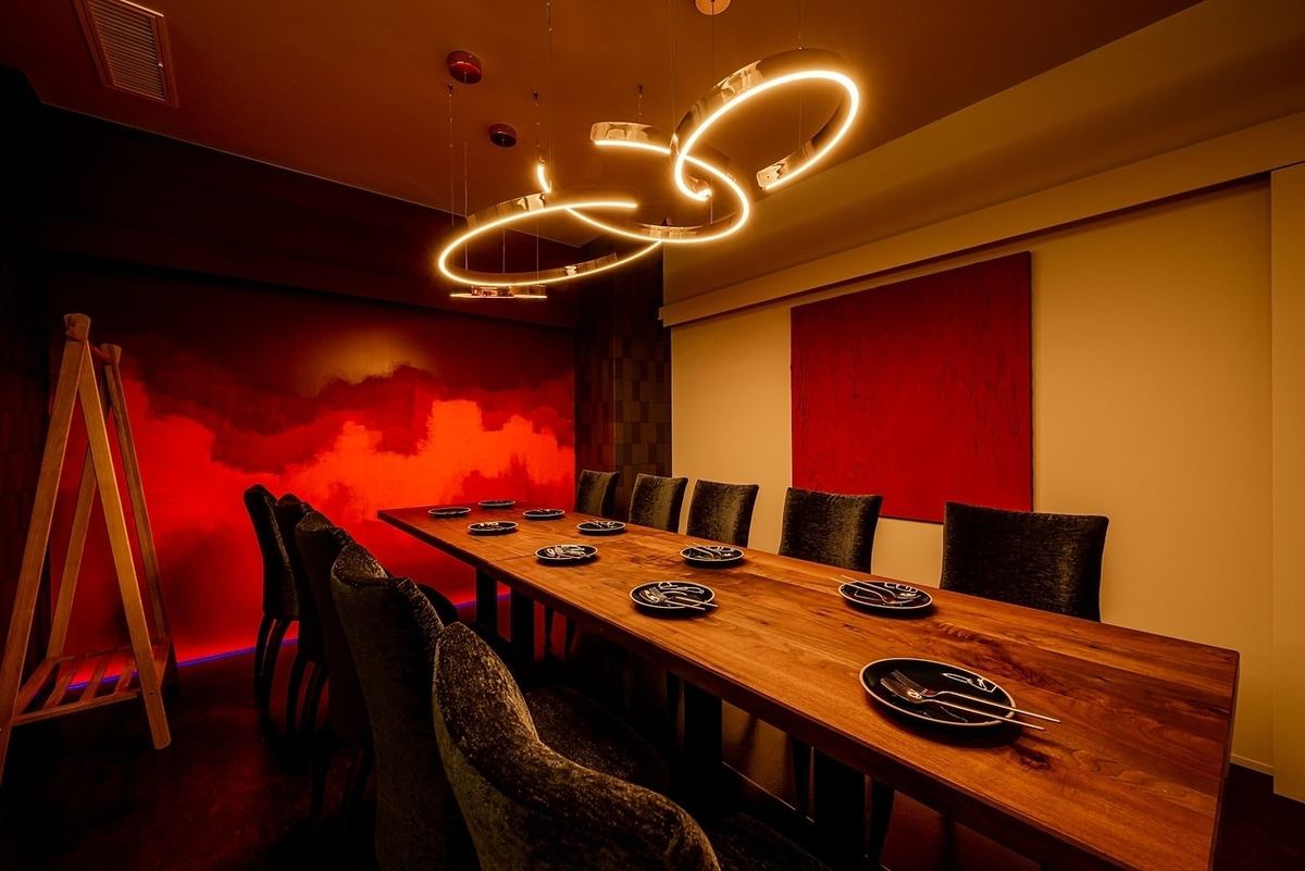 ソファでまったり♪包み込まれるような空間はデートにピッタリ♪