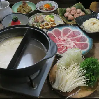 Iwate Duck Shabu-Shabu Feast Course: Includes chicken heart steak, duck shabu-shabu, etc. 5500 yen (tax included) (+2500 yen for 2 hours of all-you-can-drink)