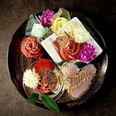 事前のご予約でサプライズ用の肉ケーキをご用意しております。