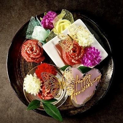 事前のご予約でサプライズ用の肉ケーキをご用意しております。