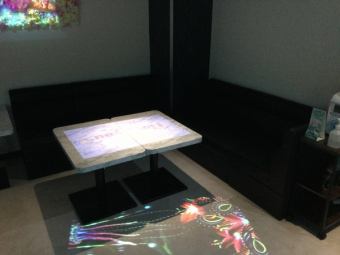 2～5名様でご利用可能なテーブル席です。