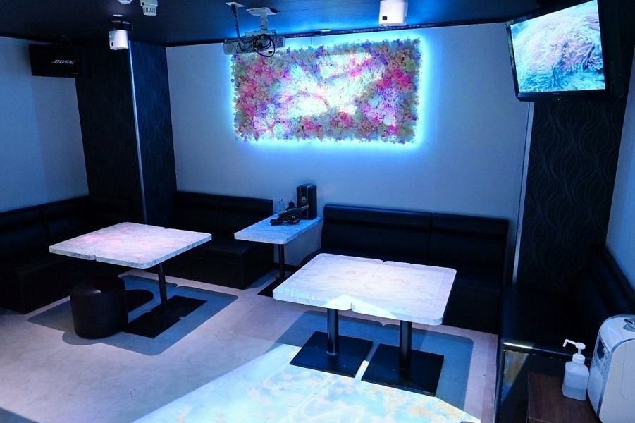 2人～6人程まで楽しめるテーブル席もご用意しております。（最大30名様まで可能）