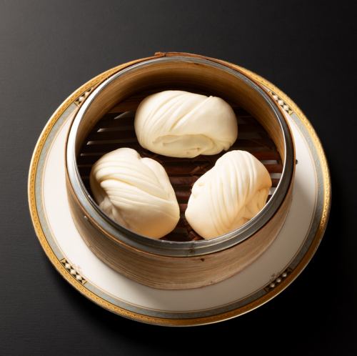 Chinese steamed bun (1 piece)
