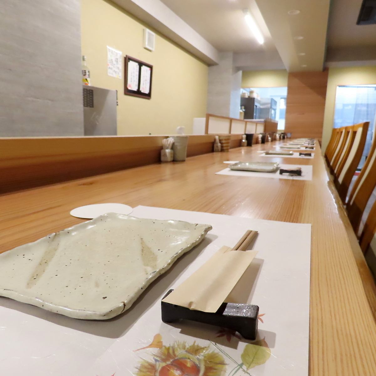 高級感あふれるカウンター席でこだわりの料理をご堪能下さい。