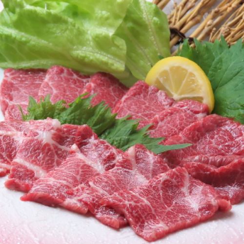 極上霜降り馬刺し(三角バラ)