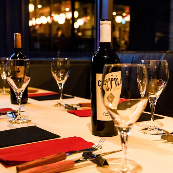 落ち着いた空間は女子会・合コンやデートにも◎雰囲気抜群の空間で美味しいステーキをお楽しみください♪