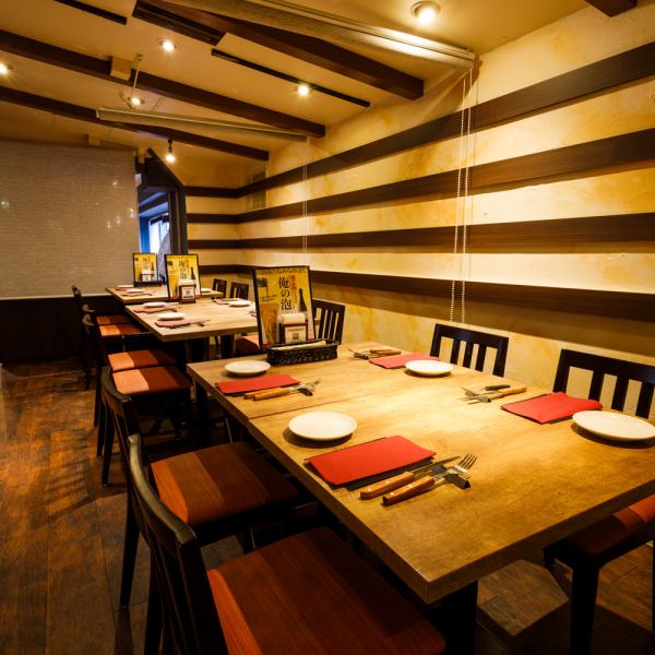 最大26名様の同時着席宴会が可能！黒毛和牛一頭買いだからこそ実現可能になったあり得ない価格と品質の高さの両立をお楽しみください！宴会にぴったりのコースは飲み放題付きも◎イチオシのステーキ盛りは圧巻のビジュアルで、和牛の旨さを存分に味わえます!!日本が世界に誇る黒毛和牛は失敗したくない宴会にぴったり！