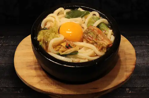 Kimchi soup with udon noodles