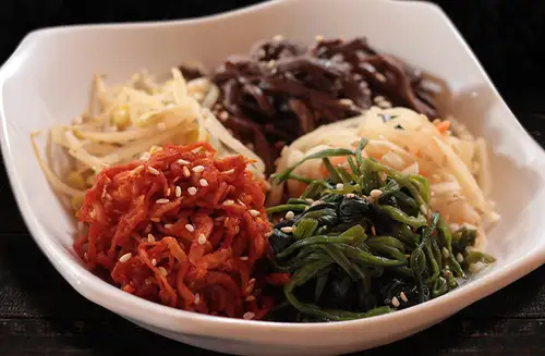 Assortment of 3 types of homemade kimchi / Assortment of 5 types of homemade namul