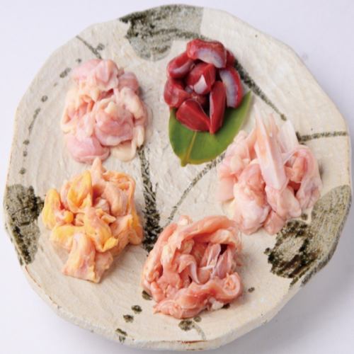 【炭焼き】厳選した地鶏の旨さを堪能できる特選鶏の焼物盛合せ