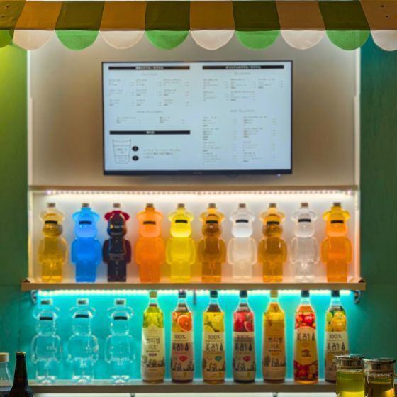 [Private space arranged with changes to displays and interior decor] When renting the space, you can use the in-store displays and change the layout.For a farewell party, you can display memorable photos, and for a birthday party, you can show videos or change the decorations as you like.