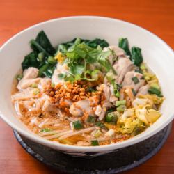 タイの醤油ラーメン