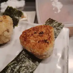 いぶりがっこの焼きおにぎり